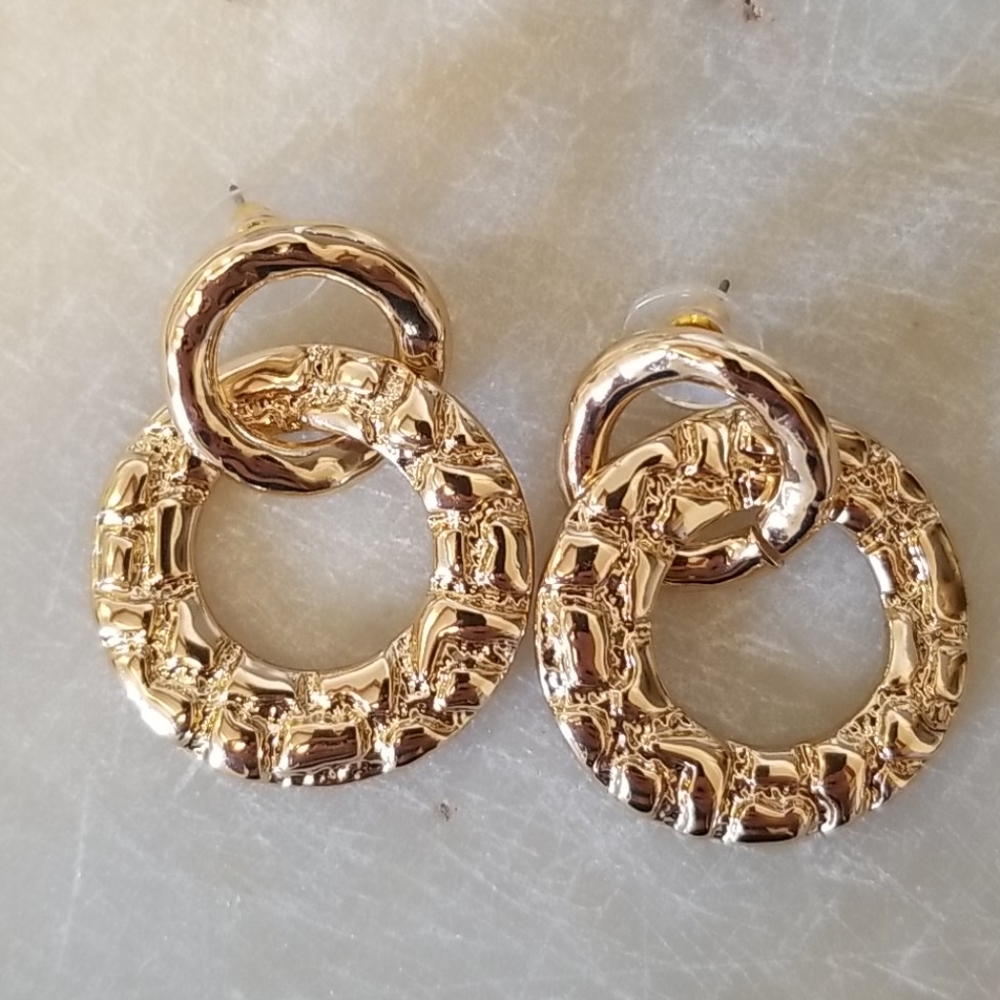 Daisy Fuentes Golden Looking Hoop Earrings